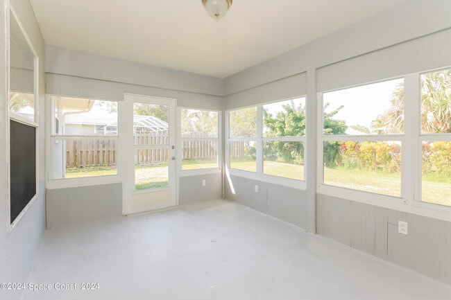 Photo - 3780 6th Ln House