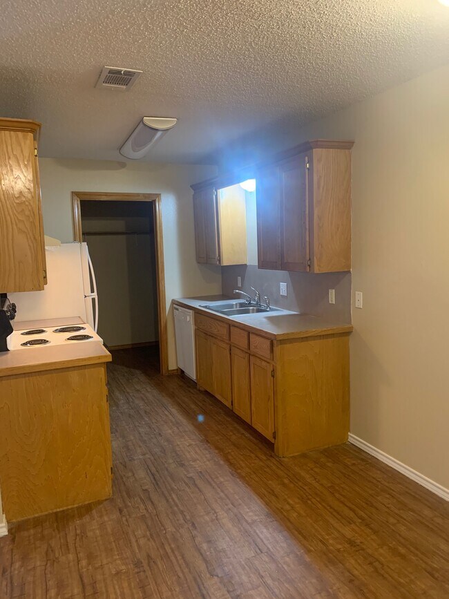 Kitchen - Kings Villa