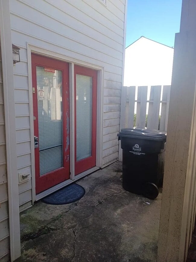 Photo - 110 Holcomb Ferry Rd