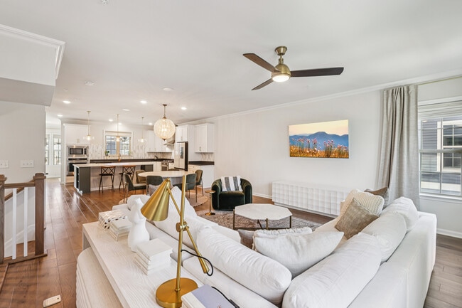 Photo - 21 Dahlia Dr