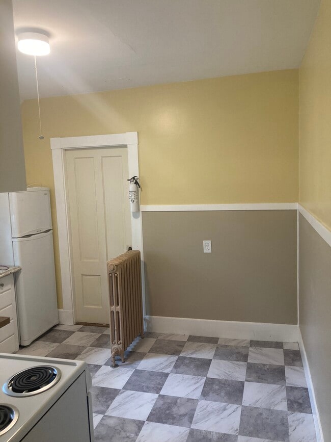 Kitchen - 291 French St Unit #3