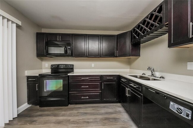 Photo - 119 Riverraft Ct