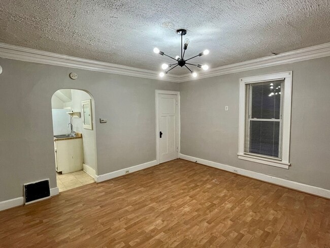 1209 Cleveland Ave Unit Lower