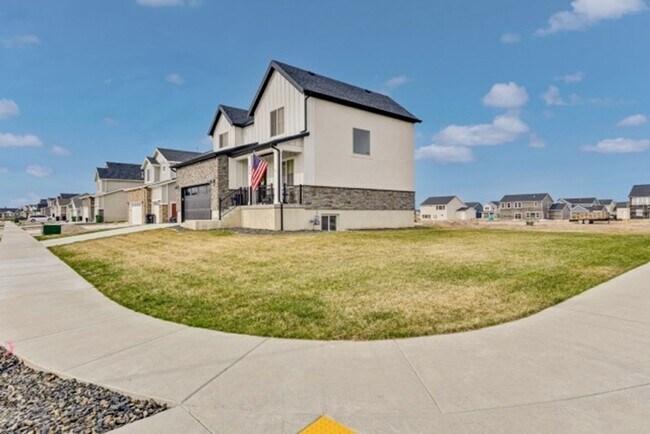 Photo - Beautifully Updated Home in Prime Syracuse Location