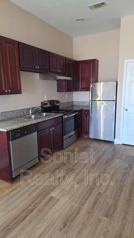 Photo - 3931 Hamilton St