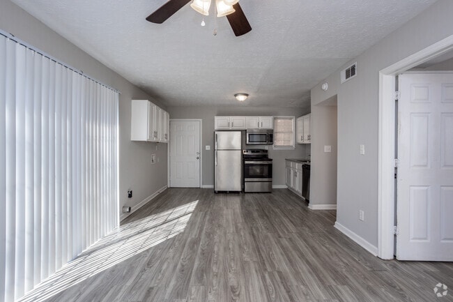 1BR, 1BA - 600SF - Living Room