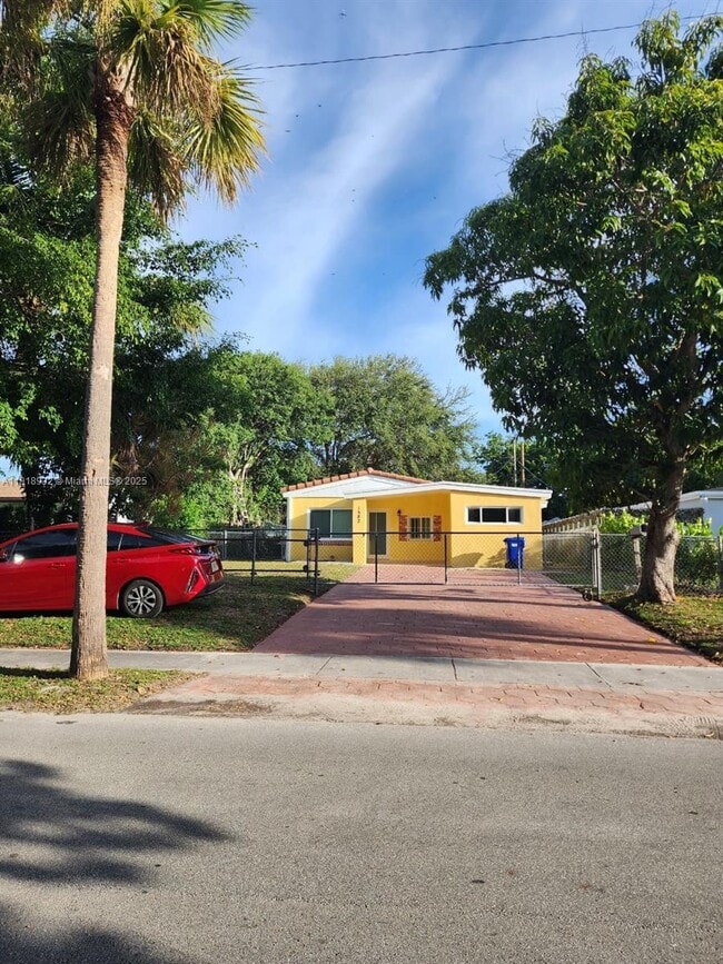 Building Photo - 1582 NE 172nd St