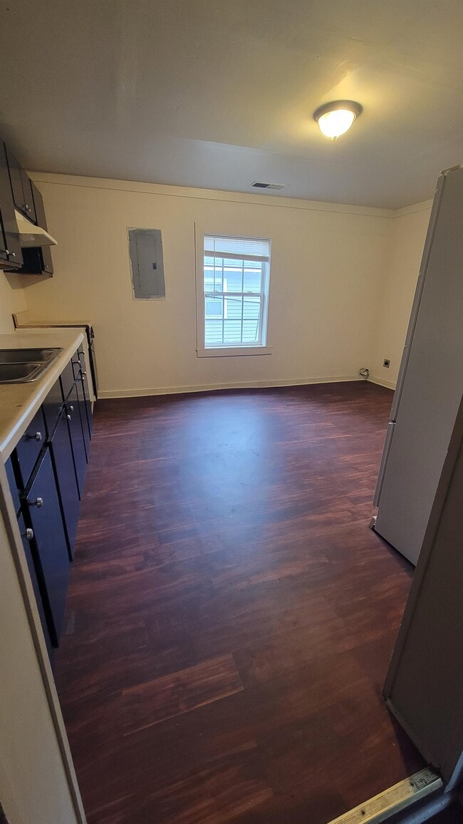 Photo - 208 N Hospital St