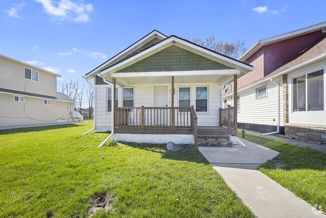 Building Photo - 8234 Orchard Ave Rental