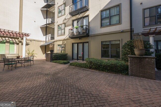 Photo - 5300 Peachtree Blvd