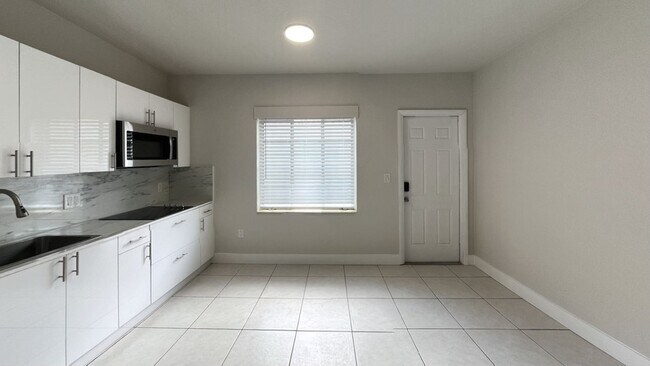 Miramar  Apartments