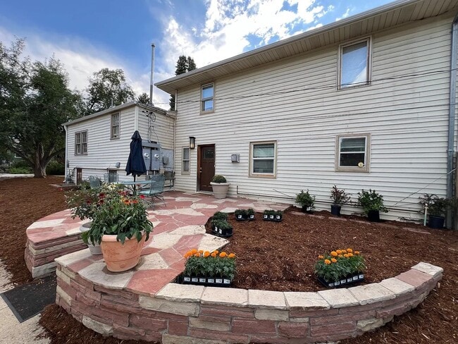 Photo - SHORT TERM RENTAL: Spacious 5+ Bedroom Home on the Hill! Available Now-July 24th 2026.