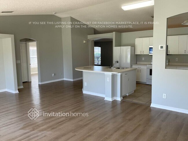 Photo - 802 Autumn St SE