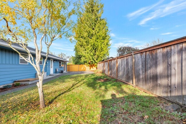 Photo - Woodridge Home 4bd 3ba great location!