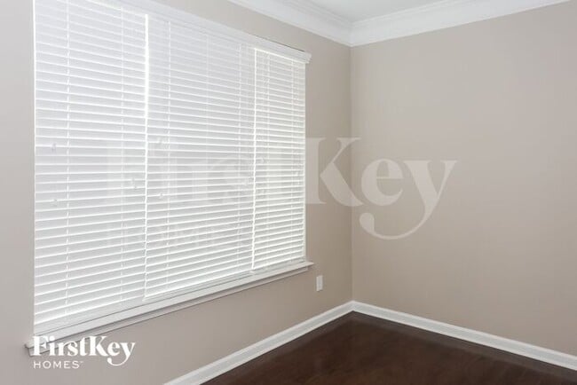 Photo - 132 Renville Pl