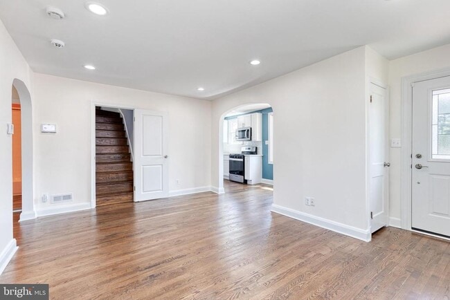 Photo - 406 N St SE