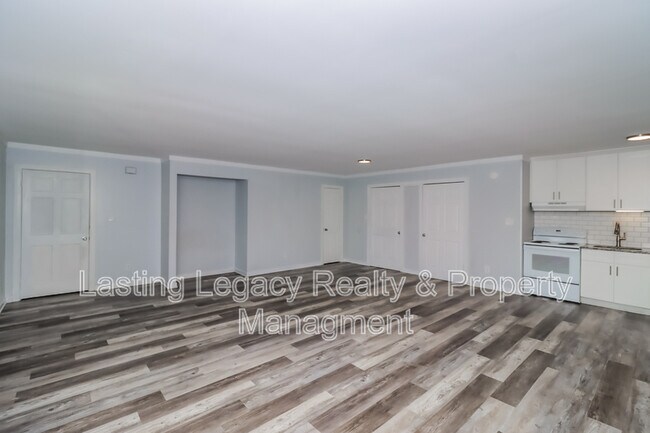 Photo - 2331 15th St NE