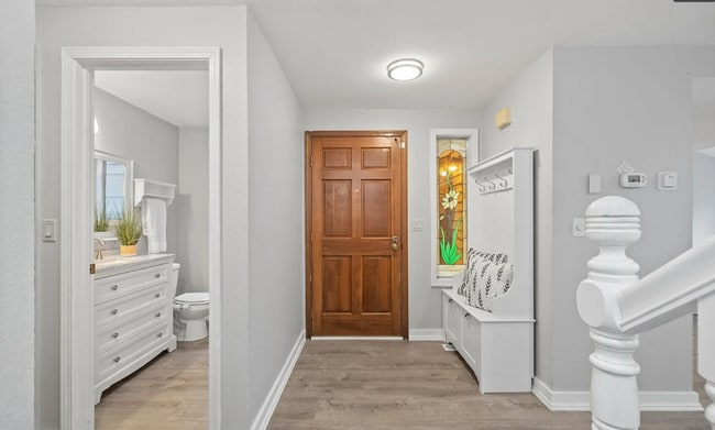 Photo - Kent East hill Condo townhome in Village at Single Creek - 3 bedroom 2.5 bath and 2 car garage. A...