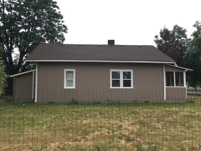Photo - 3 Bdrm, 1 Bath Plus Bonus Room! Heart of Yelm! Fully Fenced Yard!