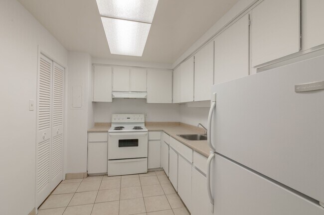 Photo - 900 Av. Rockland Unit 311