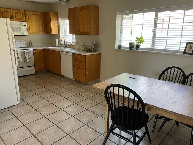 Photo - North Orem 2 bedroom/1 bath apartment Unit 833 (TH)