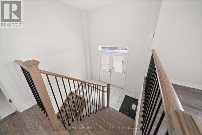 Photo - 1466 Stovell Cres