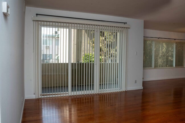 Photo - A Warm Sherman Oaks Condo Unit 103