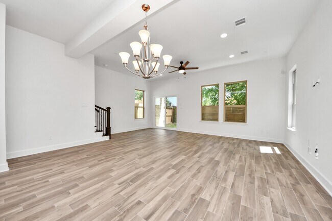 Building Photo - 8304 S Breeze Dr