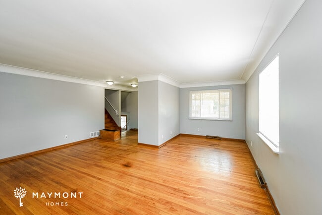 Photo - 2512 Grosvenor Dr