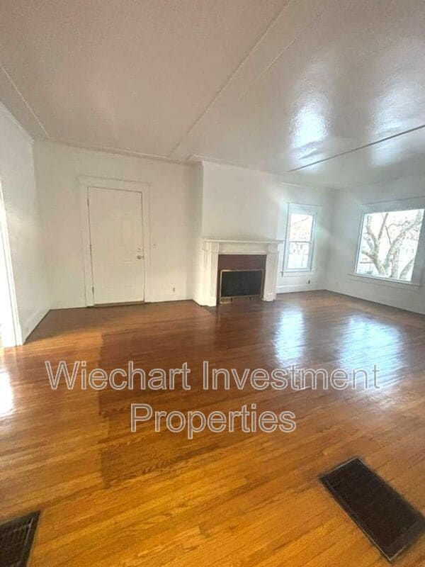 Photo - 1139 W Market St