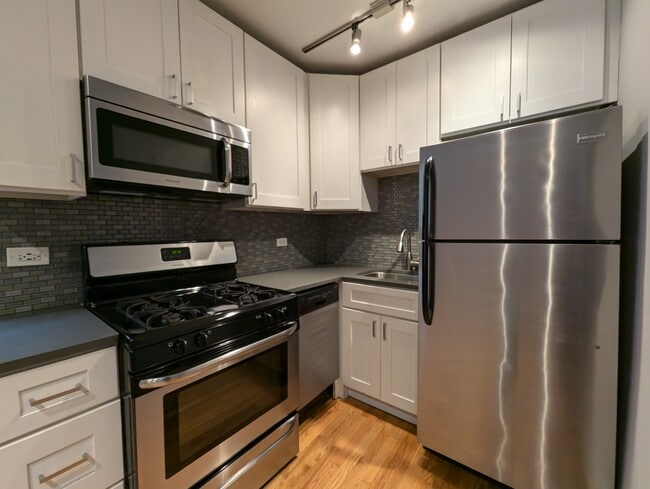 Building Photo - 2424 N Kedzie Blvd Unit 2420-303