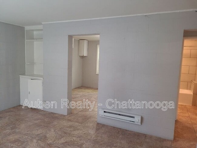 Photo - 713 Lupton Dr Unit A