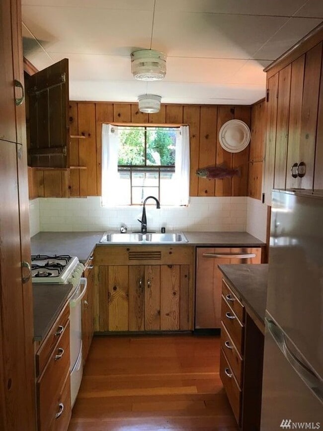 Photo - 3222 30th Ave W