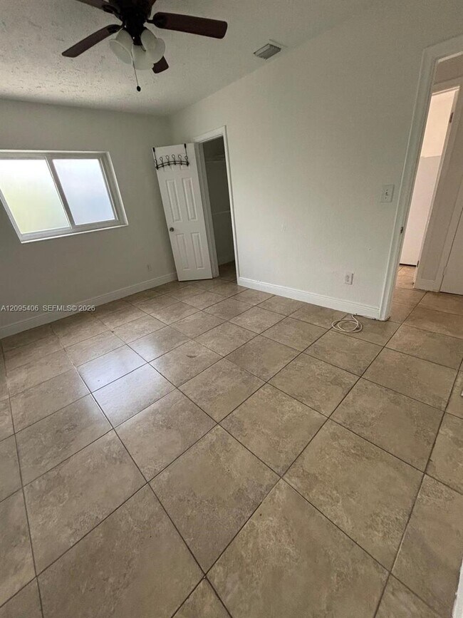 3325 Village Green Dr Unit Efficiency