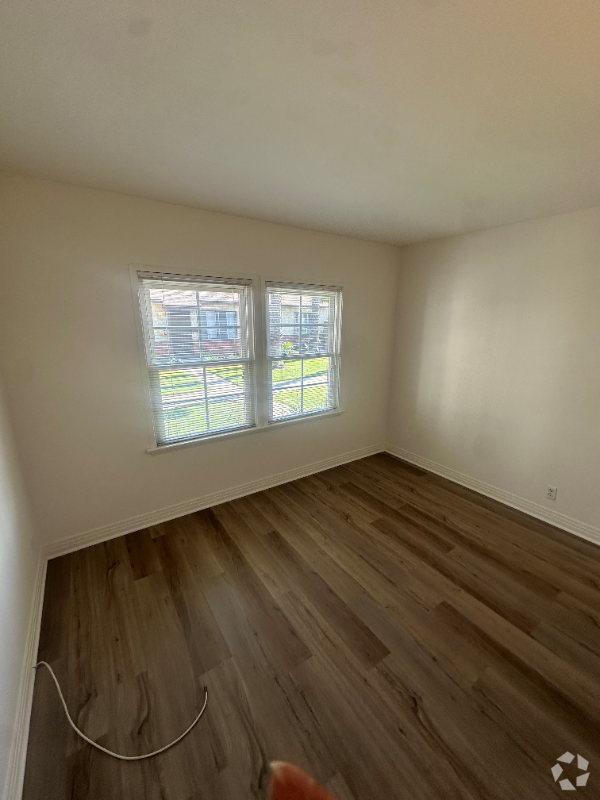 Building Photo - 4536 Lakewood Blvd Unit 4538 Rental