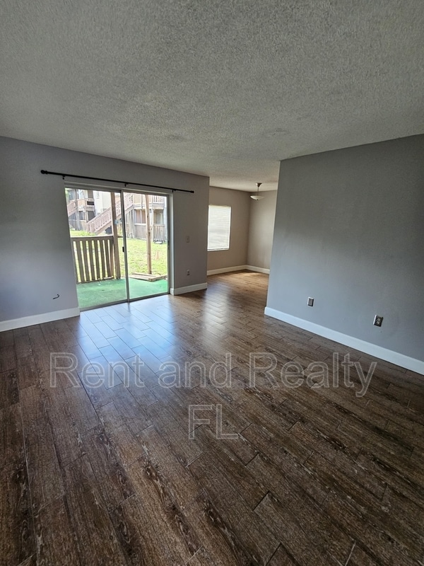 Photo - 9003 Westchester Cir