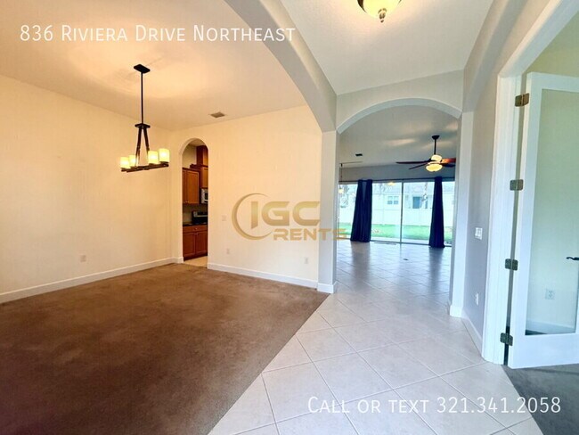 Photo - 836 Riviera Dr NE