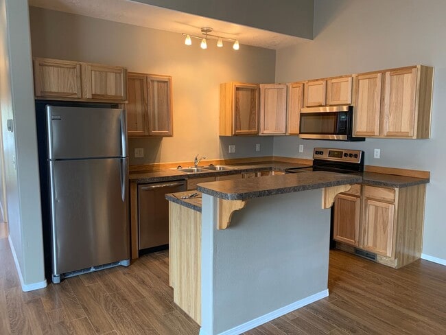 Building Photo - 16687 Shaw Pine Ct Unit 1