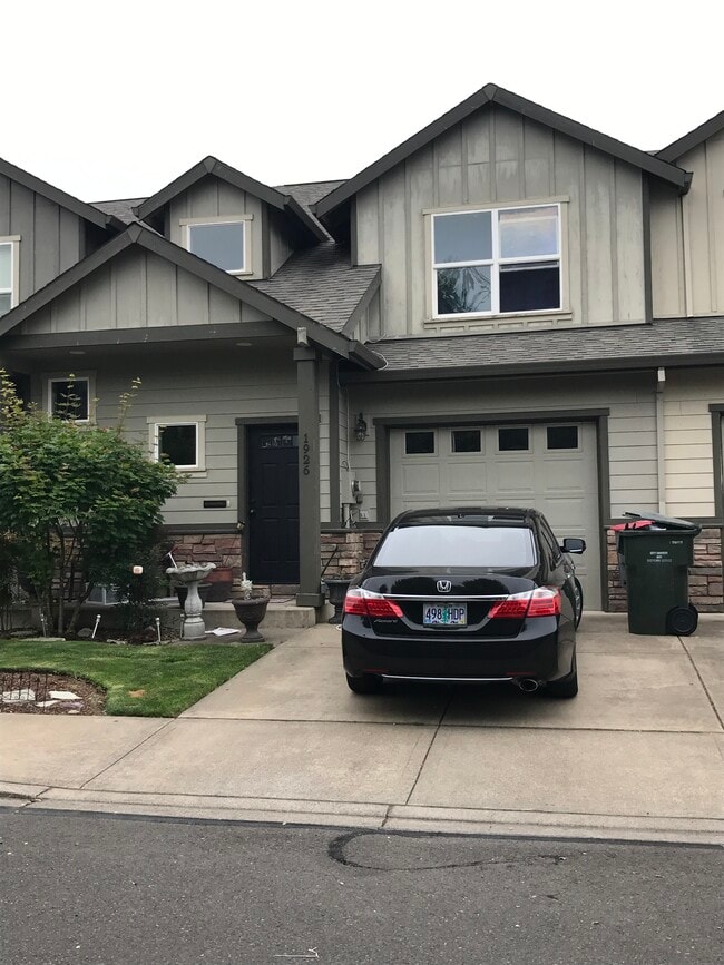 Photo - 1926 NW Kale Way