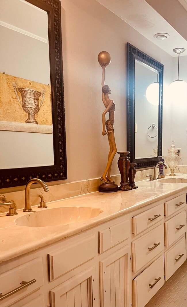 10701 San Joaquin Valley Dr