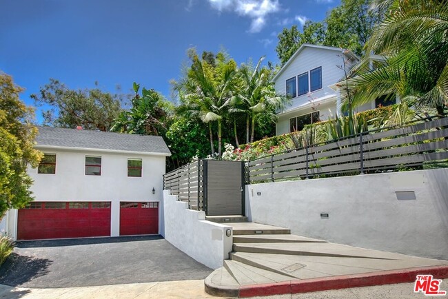 Photo - 1933 N Orchid Ave Casa