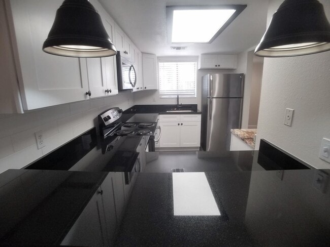 Photo - Stunning All Upgraded 2/2 Condo x Rent @ Winter Park Village next to Full Sail ! Unit 633