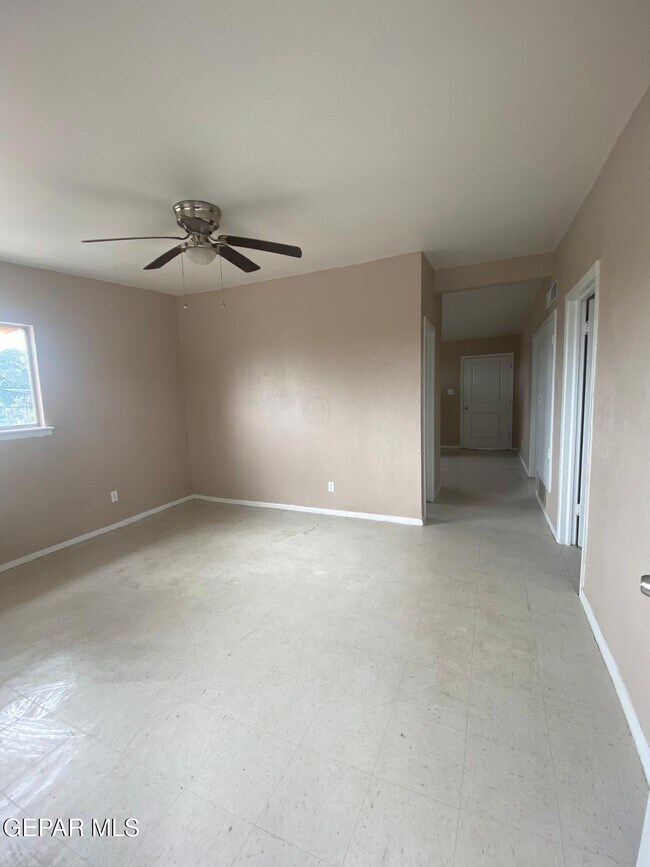 Photo - 417 Gorman St Unidad 4