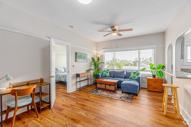 1BR, 1BA - 500SF - Living Room