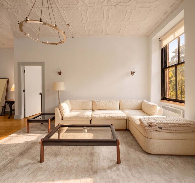 185 East Broadway-SI ID1541438P