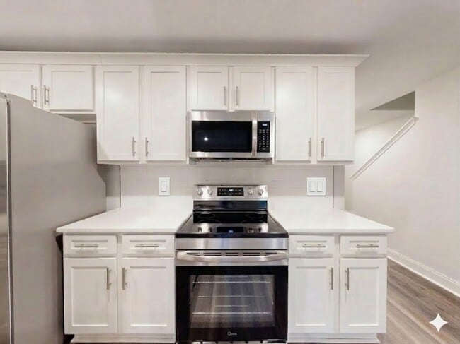 Photo - 210 Winding Chestnut Dr