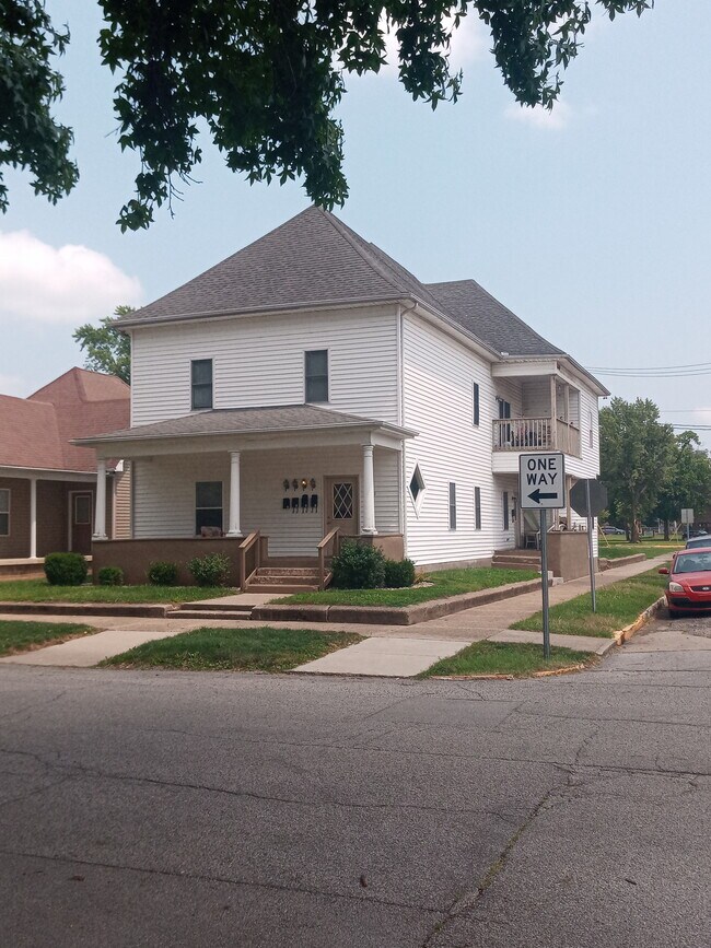 Building Photo - 1701 N 9th St Unit 3 Rental