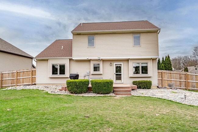 Photo - 115 Blue Cliff Pl