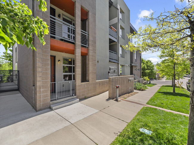 Modern 2 Bedroom Condo in LoHi - Modern 2 Bedroom Condo in LoHi Unit 107