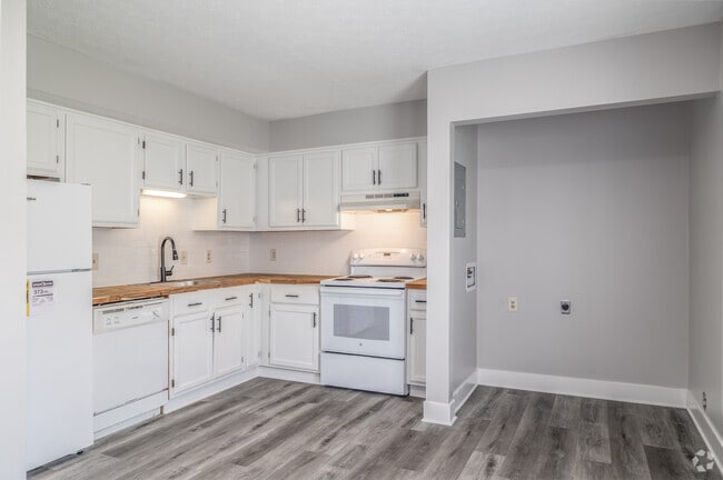 3BR, 1.5BA - 1,200SF